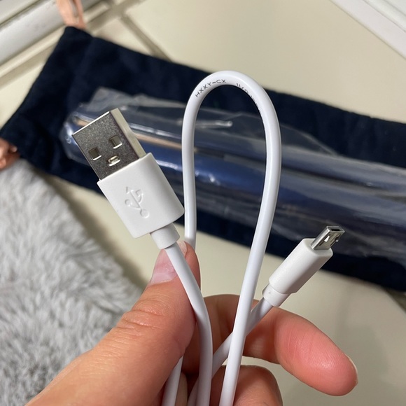 CONAIR Unbound petite beauty in motion cordless  3/4 inch ceramic flat iron - Picture 6 of 10